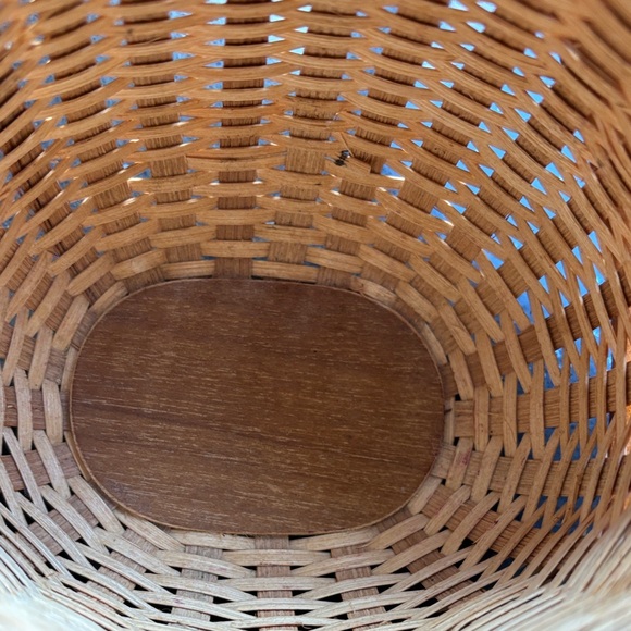 Handcrafted Brown Woven Basket - Picture 4 of 7